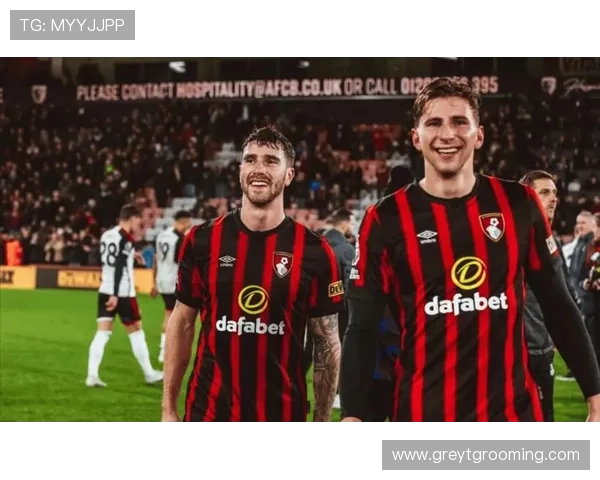 英超卢顿与阿德巴约完成续约,后防核心留队至2026年 英超卢顿与阿德巴约完成续约,后防核心留队至2026年