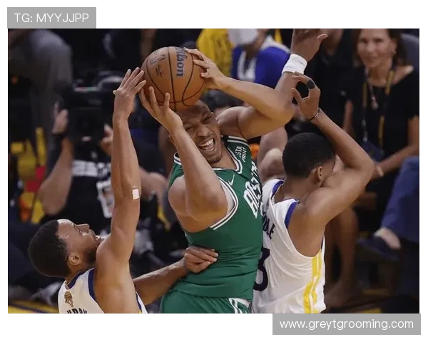 乌加特在巴黎防守体系中的不可替代性分析 乌加特在巴黎防守体系中的不可替代性分析