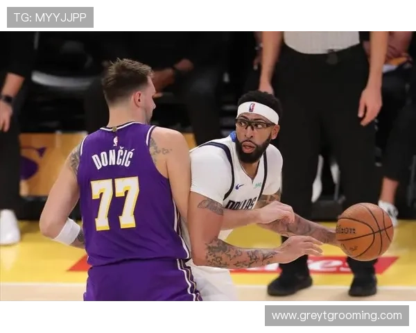 安东尼·戴维斯挡拆换防胜过上季，篮下效率回升