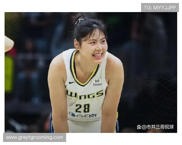 李月汝家里浴室比我家客厅还大，打球看起来差点意思了吧？